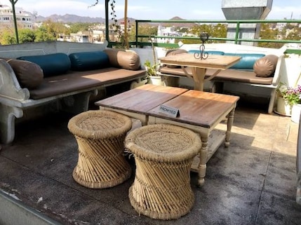 Jheel's Ginger Coffee Bar And Bakery